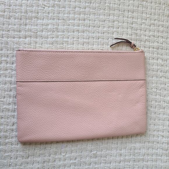 Kate Spade Blush Pink Grained Leather Cluth - Picture 4 of 9